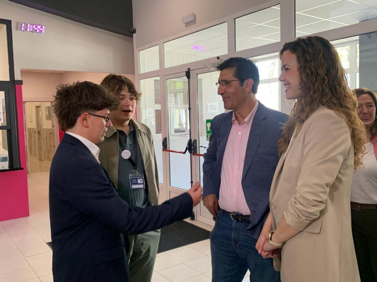 Tomelloso reivindica el papel de Europa con un diálogo intergeneracional en el IES García Pavón