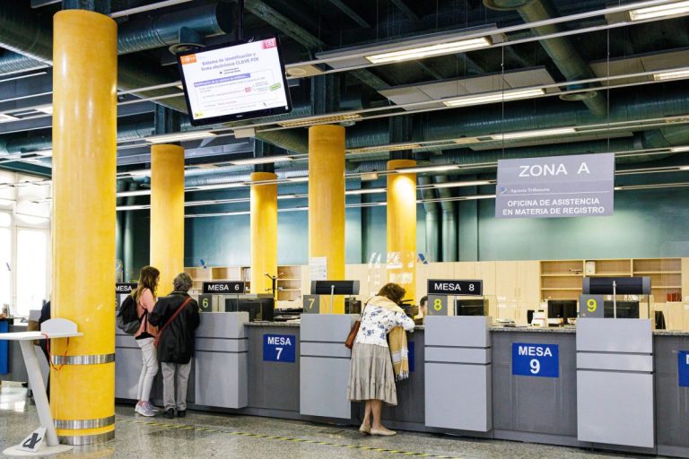 Estos son los funcionarios de C-LM que tendrán un jornada semanal de 35 horas