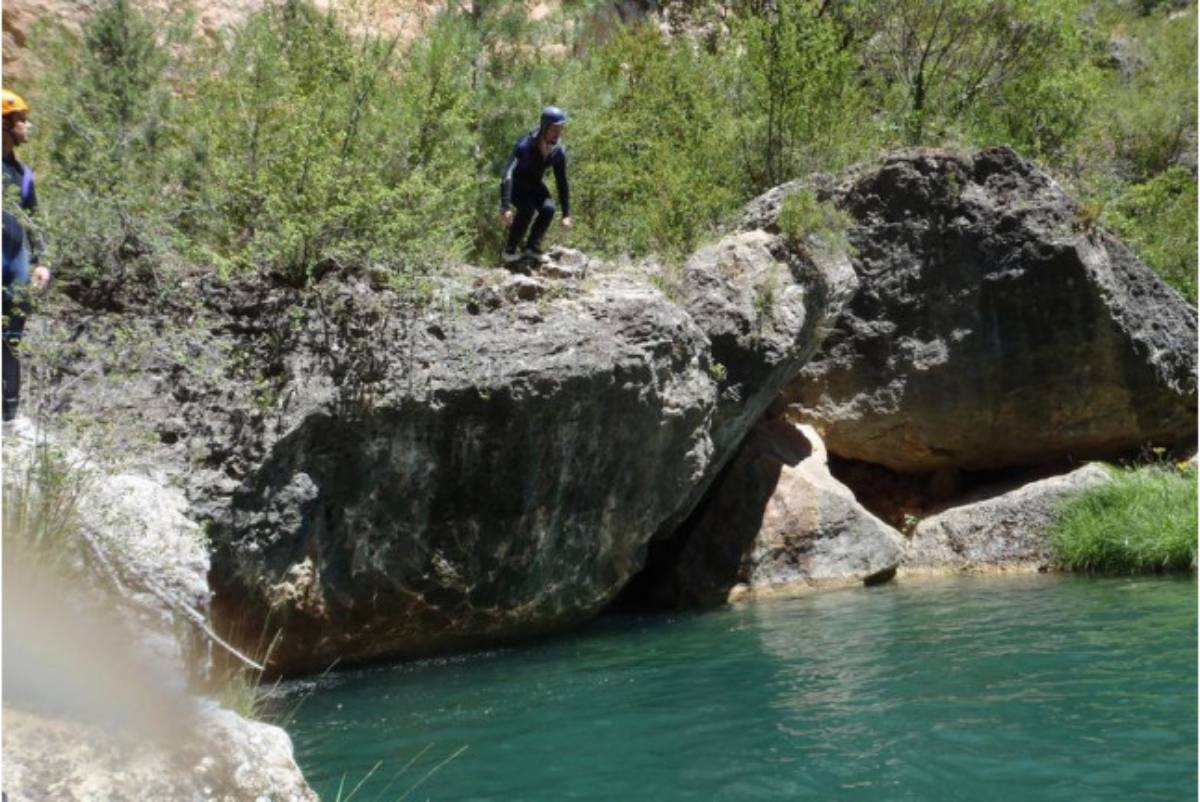 Agua y adrenalina: Tres zonas de Castilla-La Mancha donde hacer barranquismo