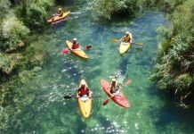 Aventura en Guadalajara: así es lanzarse en canoa por las aguas bravas del Alto Tajo