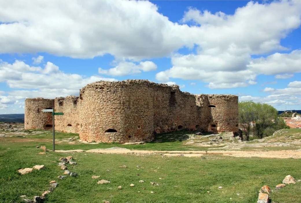 Ser "un rey" en Cuenca: el castillo que lleva a la venta varios años por 2,1 millones