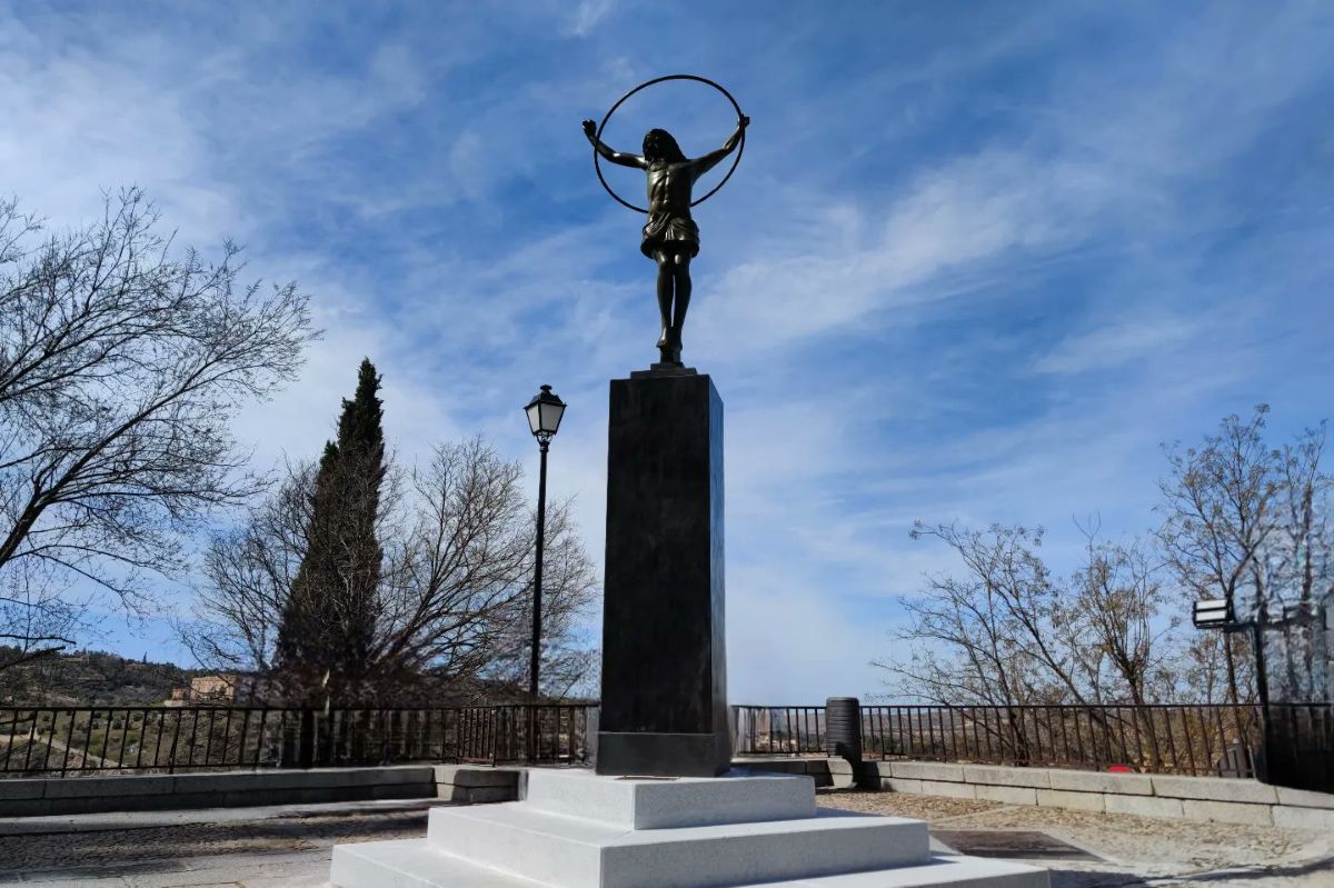 El 'Cristo del Hula Hoop': la escultura de 4 metros que no gusta a todos en Toledo