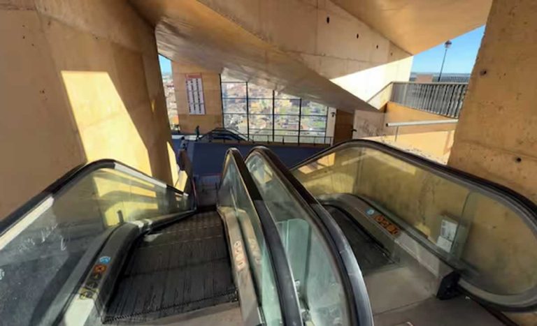 Seis personas heridas tras una caída en las escaleras mecánicas del Miradero en Toledo