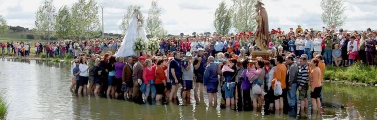 La curiosa tradición de un pueblo de Ciudad Real donde la Virgen y San José se abrazan en el río y que podría salir en El Quijote