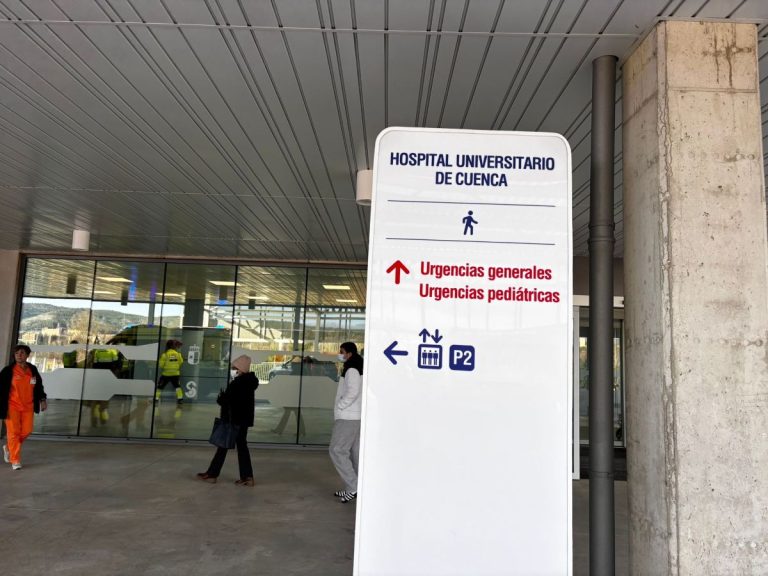 Accidente laboral en Cuenca: cae desde 7 metros de altura mientras arreglaba un tejado