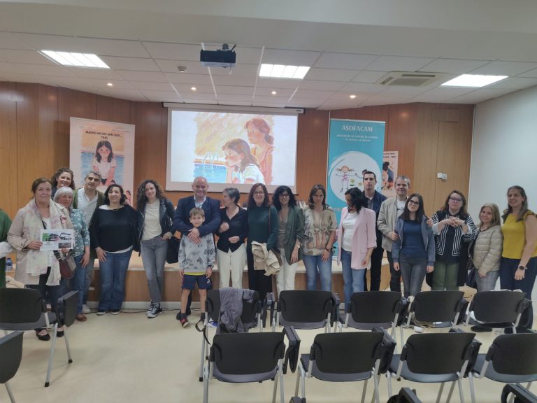 Manzanares acerca el acogimiento familiar con la charla “Pequeños gestos que cambian vidas”