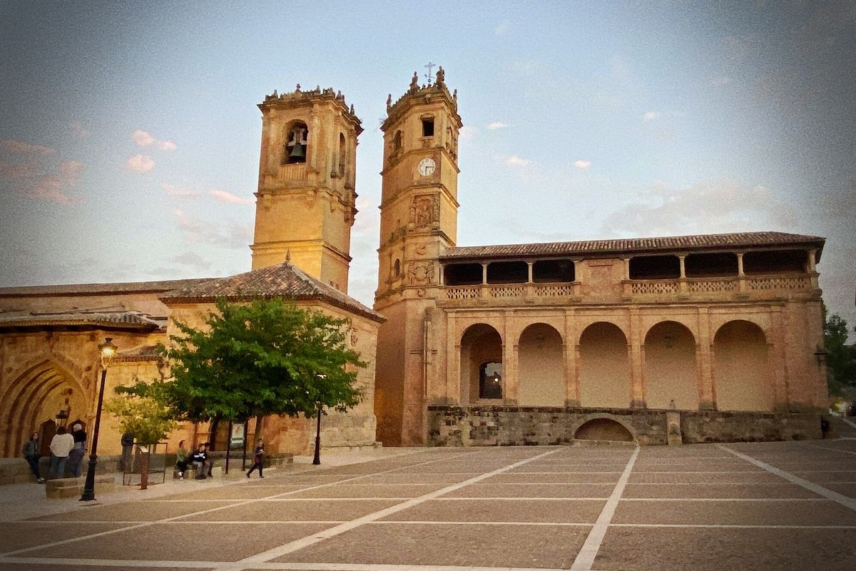 A la plaza voy, de la plaza vengo