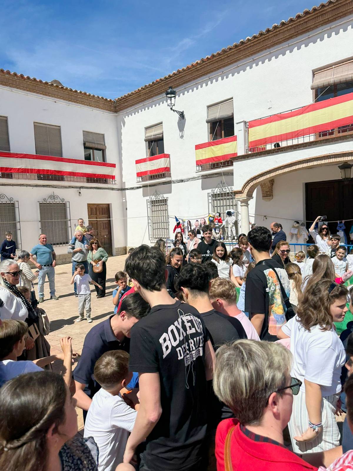 Villarrubia de Santiago revive el espíritu de los peleles