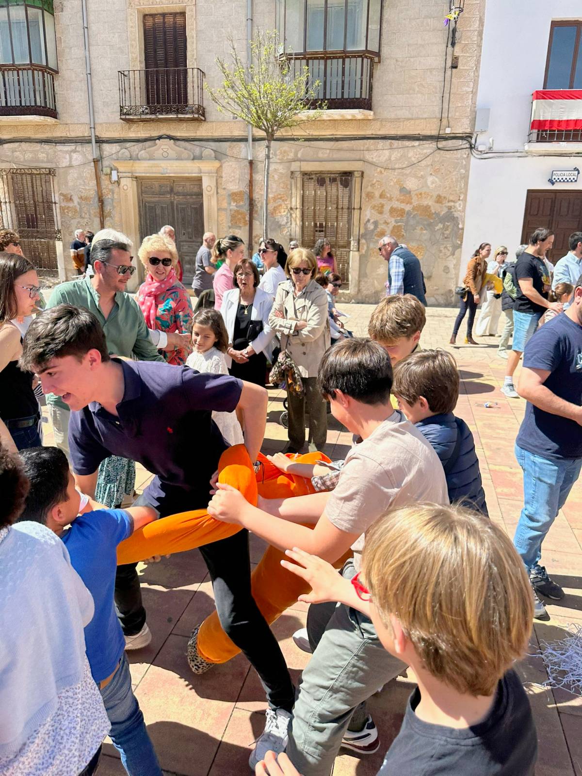 Villarrubia de Santiago revive el espíritu de los peleles