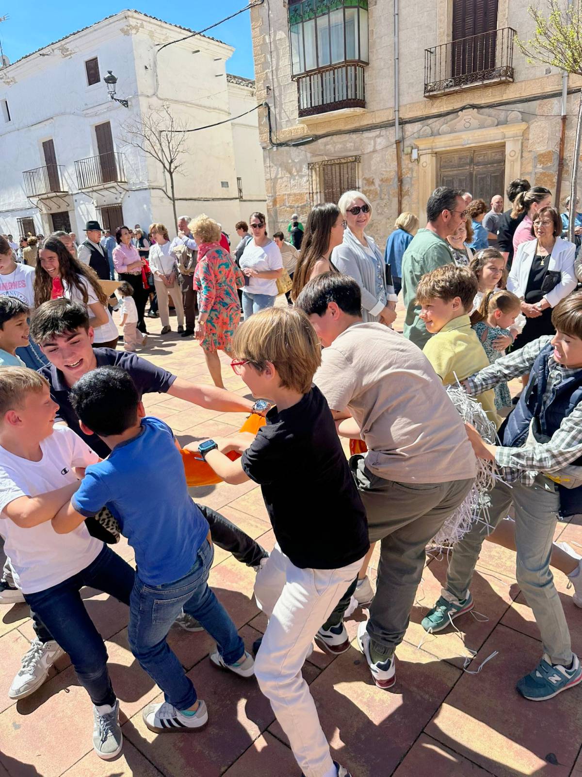 Villarrubia de Santiago revive el espíritu de los peleles