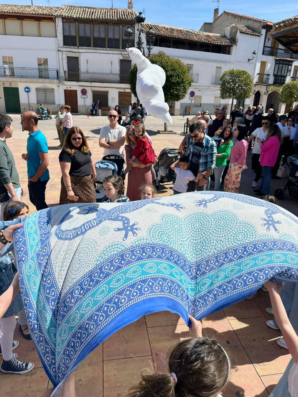 Villarrubia de Santiago revive el espíritu de los peleles