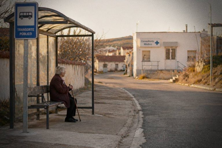 Sanidad, transporte y servicios: lo que más preocupa a los pueblos de Castilla-La Mancha
