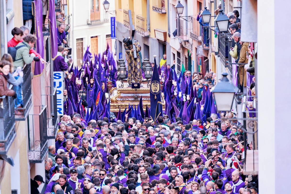 De las tamboradas infinitas a las procesiones en silencio, Castilla-La Mancha despliega su fe