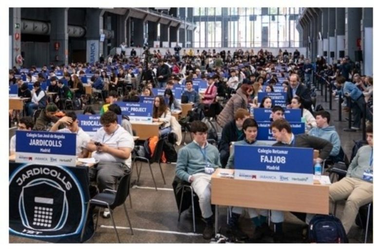 Un estudiante de C-LM podría ser el mejor empresario virtual de España