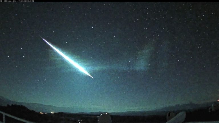 Una brillante bola de fuego vuela sobre España y también es seguido desde Toledo
