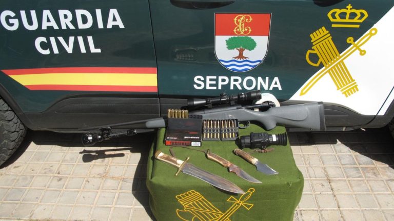Un rifle, una bala y una linterna: denunciado por caza furtiva en Castillejo de Iniesta