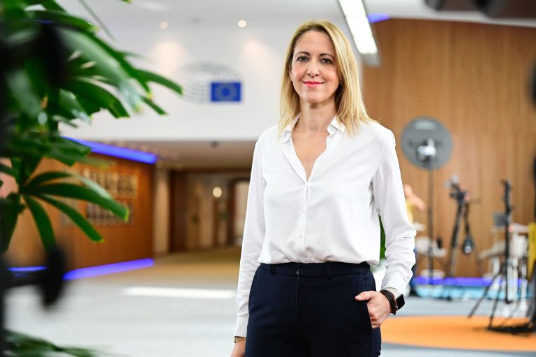 Maestre defiende en Bruselas que Europa ha transformado España y que Castilla-La Mancha también aporta soluciones a la UE