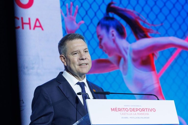 Leire Díez califica de «necia» la petición de Page de que el PSOE se querelle contra ella