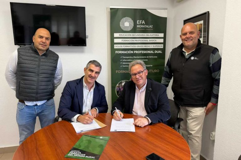 El IES Azuer y la EFA Moratalaz firman un convenio para facilitar residencia a estudiantes de FP de fuera de Manzanares