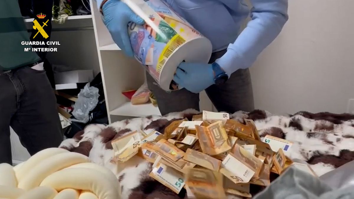 Cocaína, viagra, dinero y un patinete eléctrico, el botín de un grupo que traficaba con drogas en Alcázar de San Juan