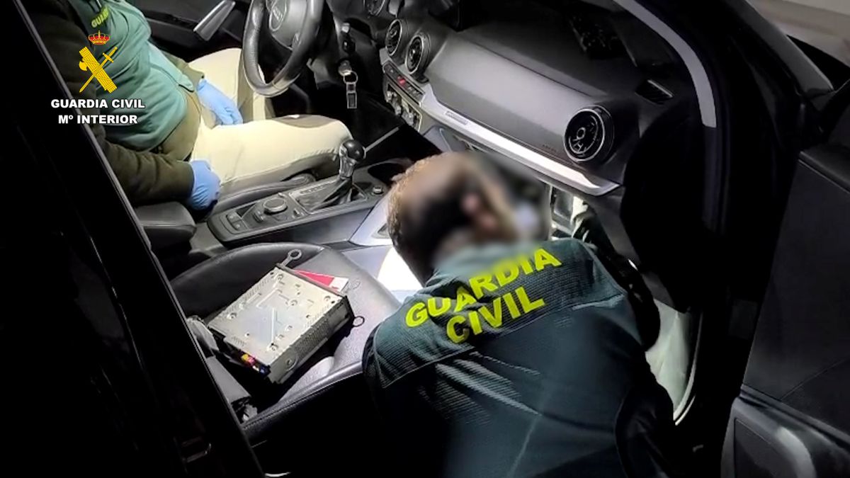 Cocaína, viagra, dinero y un patinete eléctrico, el botín de un grupo que traficaba con drogas en Alcázar de San Juan