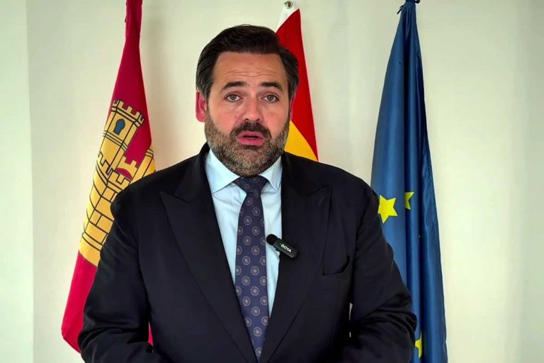 Núñez acusa a Page de dejar sin ejecutar el 44 % de los fondos europeos de Castilla-La Mancha