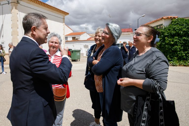 Castilla-La Mancha prevé alcanzar los siete millones de horas de ayuda a domicilio en la próxima década