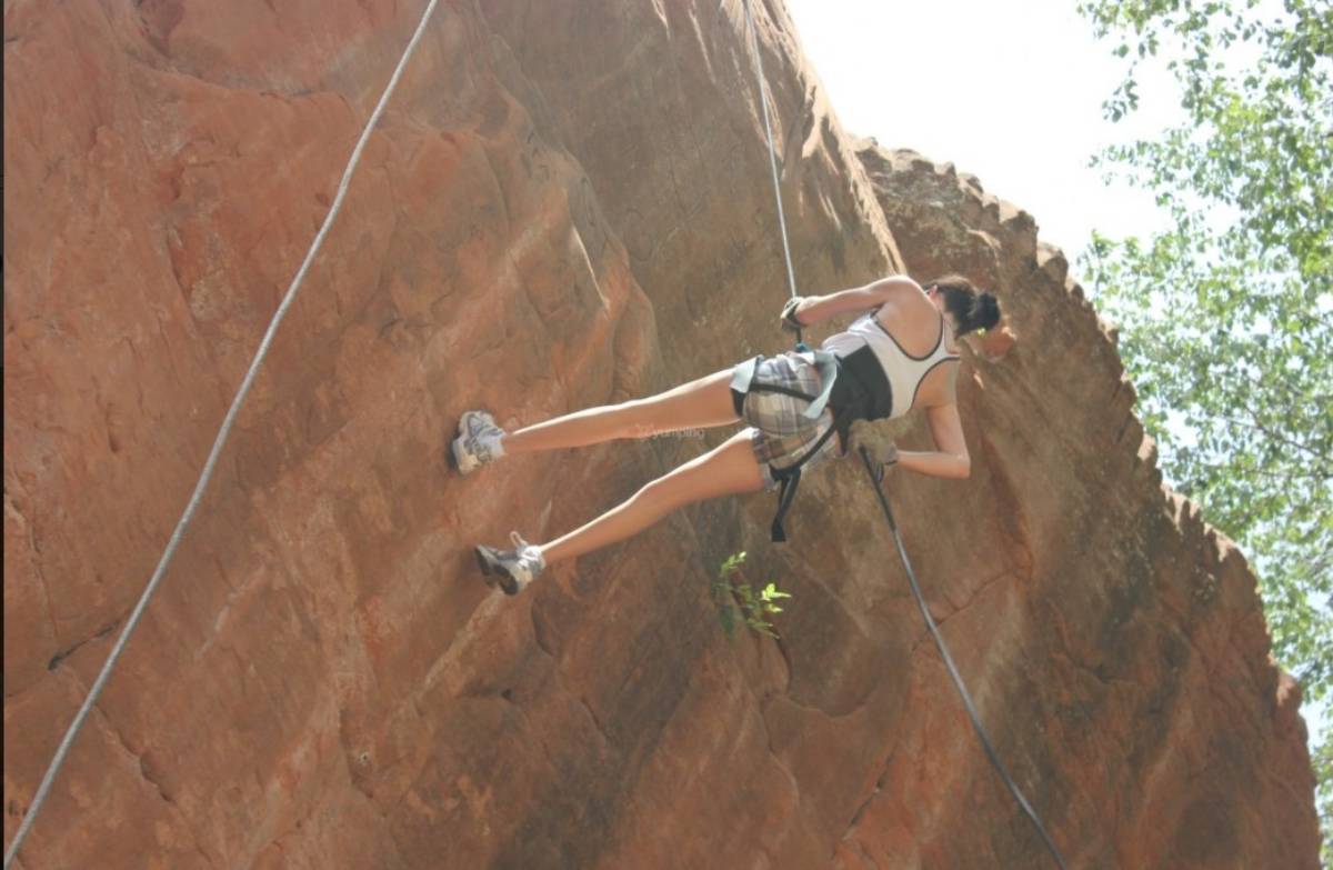 Adrenalina entre cañones sin salir de C-LM: la experiencia de hacer rápel en Guadalajara