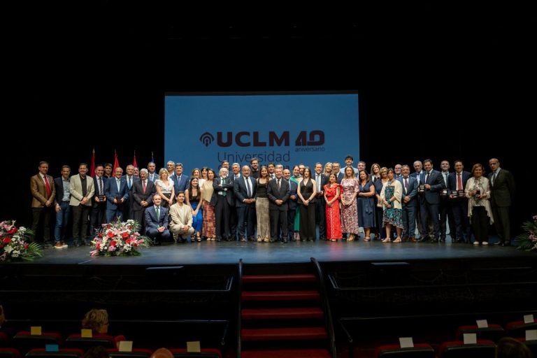 Page anuncia un nuevo pacto con la UCLM en su 40 aniversario y una futura estrategia sobre Inteligencia Artificial