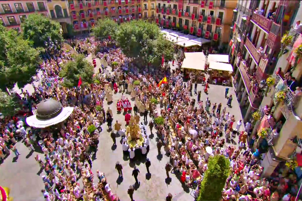La Custodia de Arfe vuelve a iluminar el Corpus Christi de Toledo