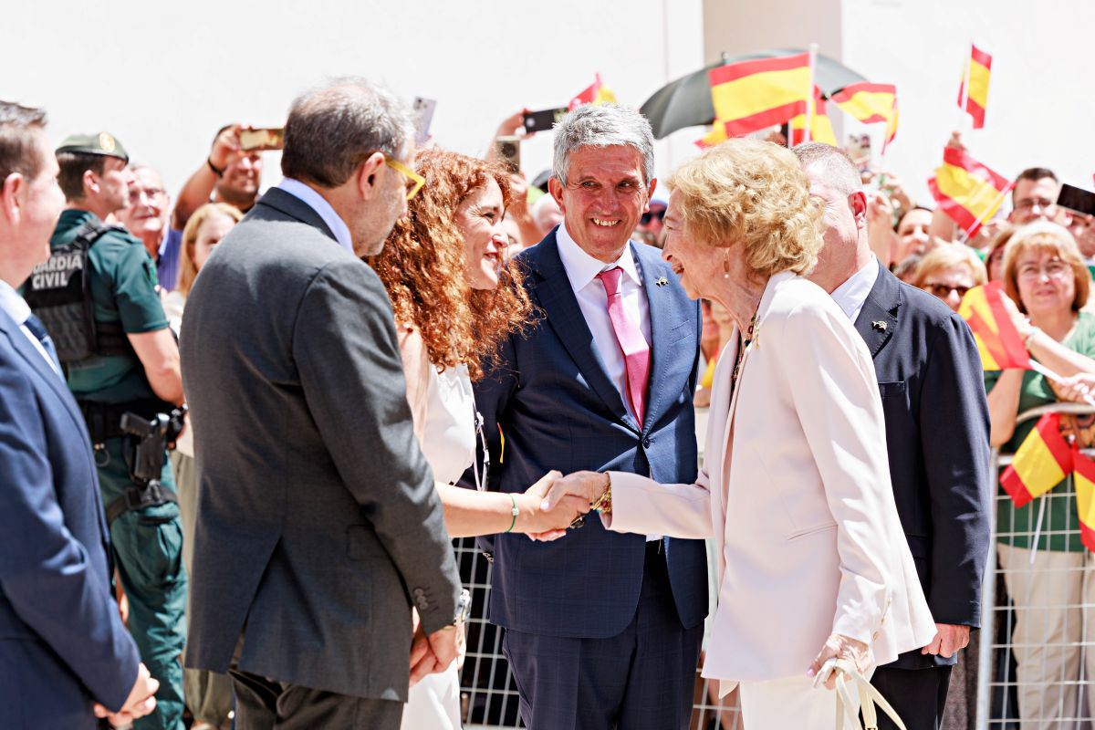 La Reina Sofía inaugura en La Roda el III Congreso Internacional de ELA