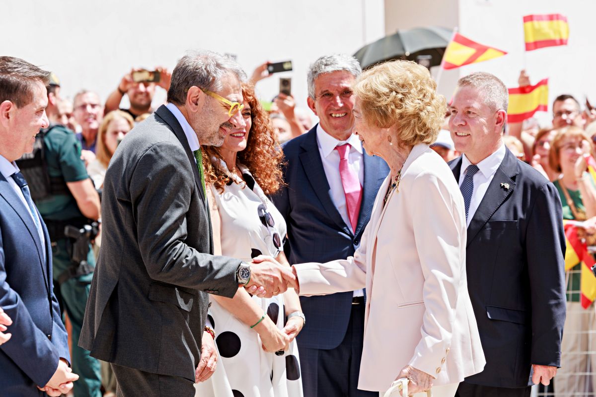 La Reina Sofía inaugura en La Roda el III Congreso Internacional de ELA