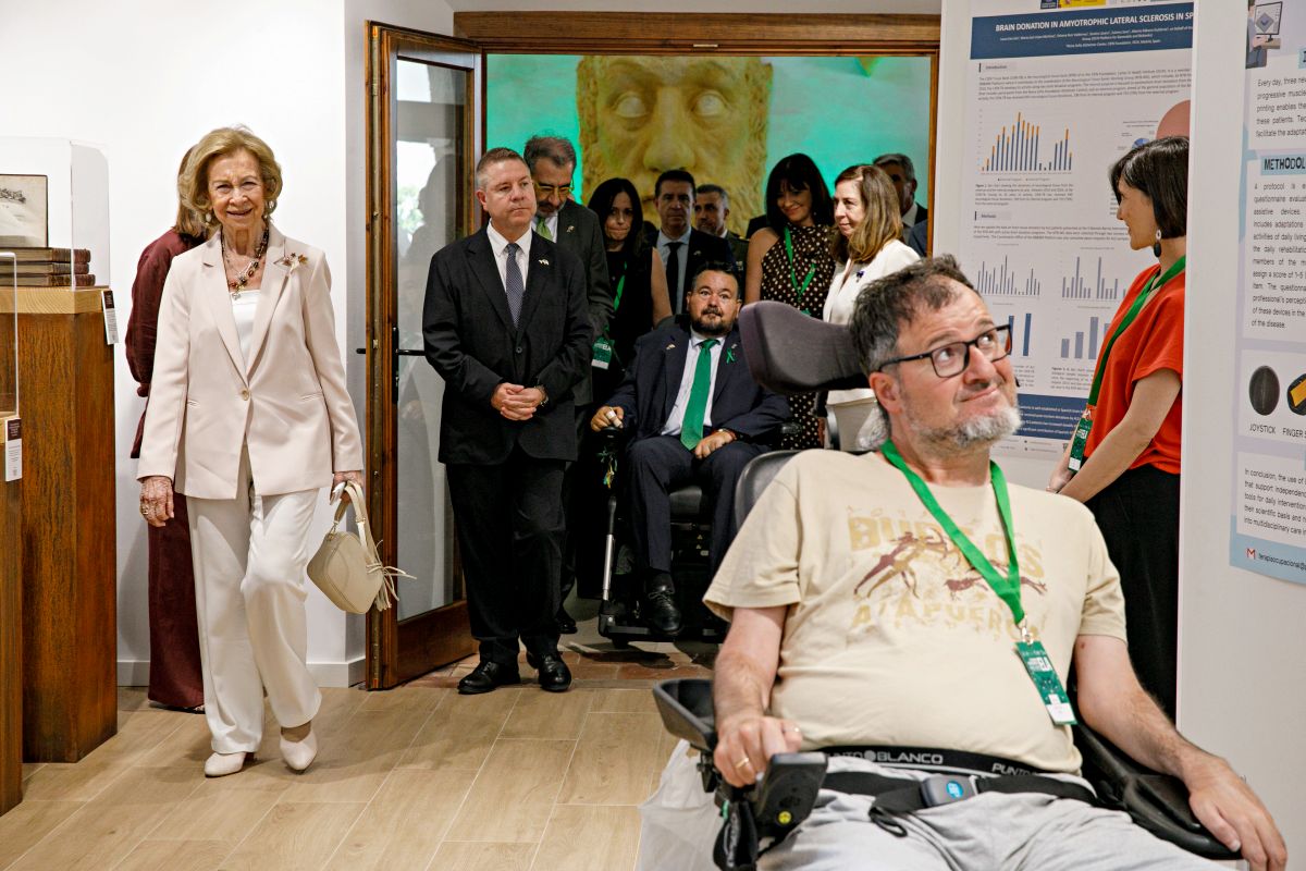 La Reina Sofía inaugura en La Roda el III Congreso Internacional de ELA