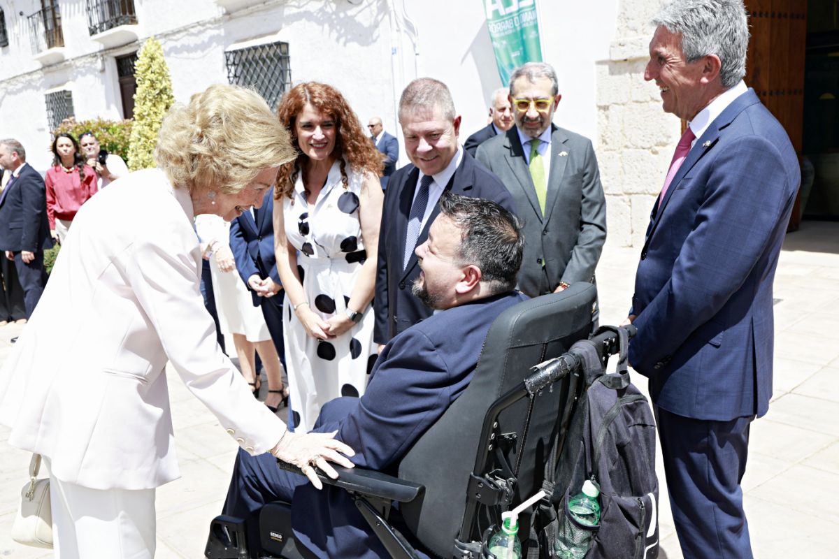 La Reina Sofía inaugura en La Roda el III Congreso Internacional de ELA
