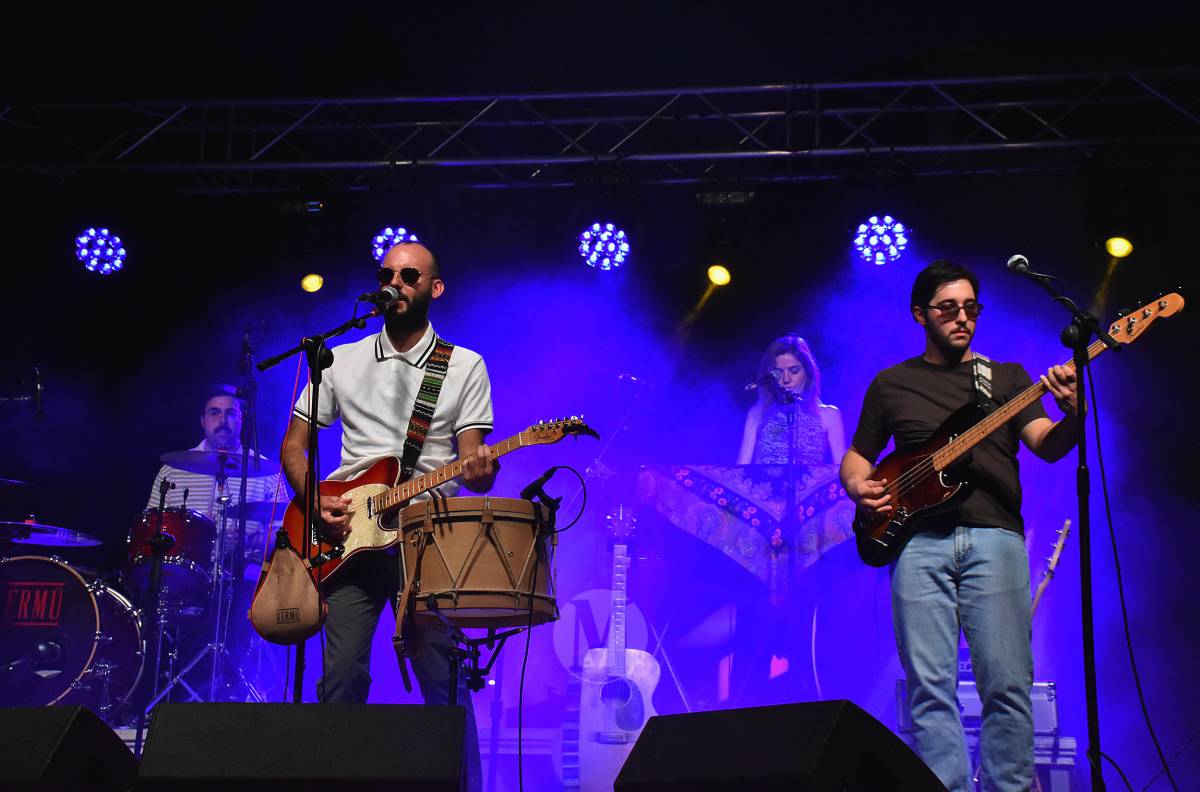 Vermú llena de música "El lugar de La Mancha"